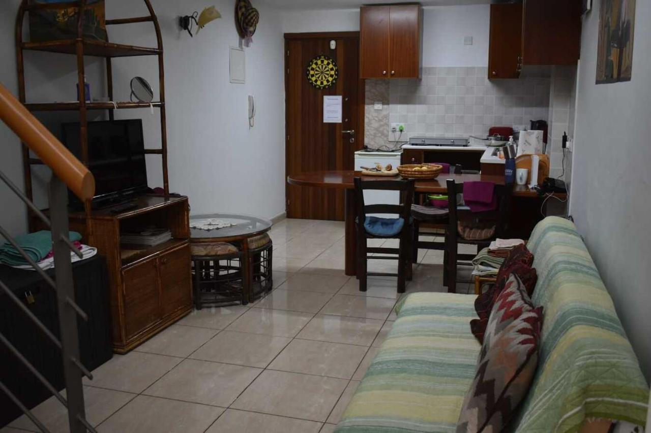 Marina Apartment 4 Larnaca Esterno foto